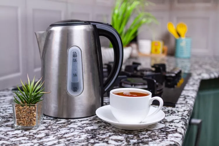 How does a cordless kettle work