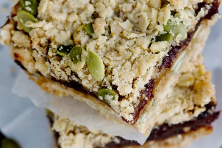 Coffee Shop Worthy Date Squares