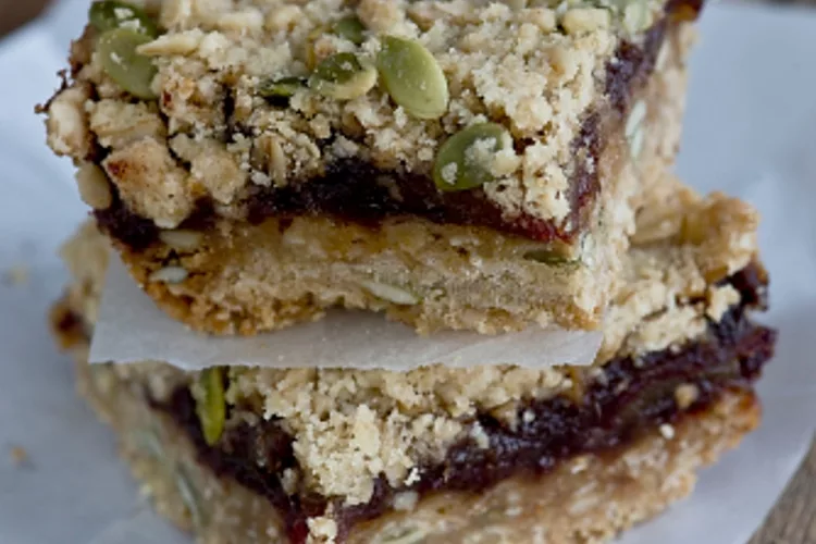 Coffee Shop Worthy Date Squares