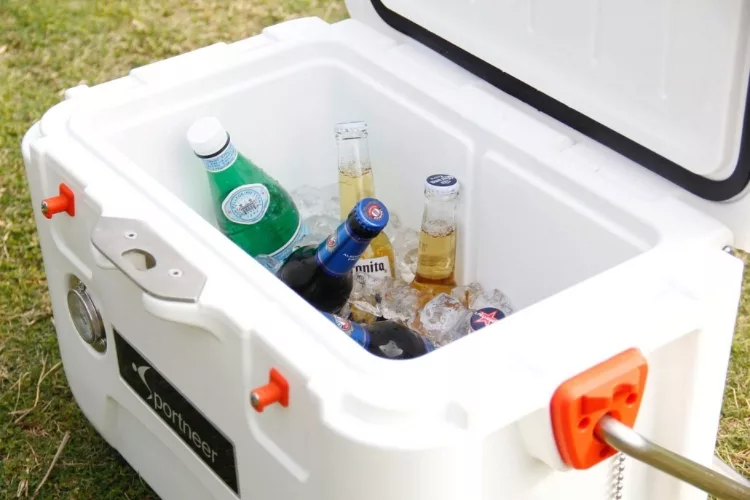 5 Strategies for Packing a Cooler to Last All Day Long