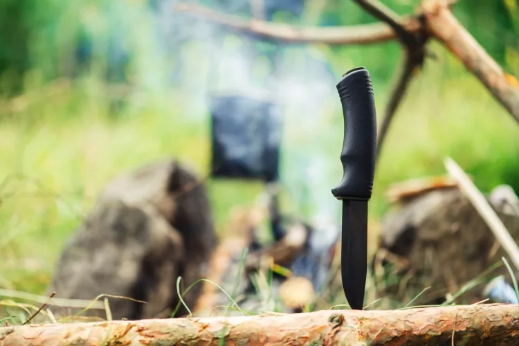 Top 5 best hiking knives to have