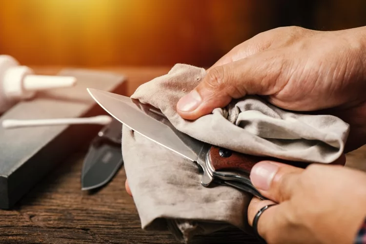 How to Measure a Knife Blade’s Length