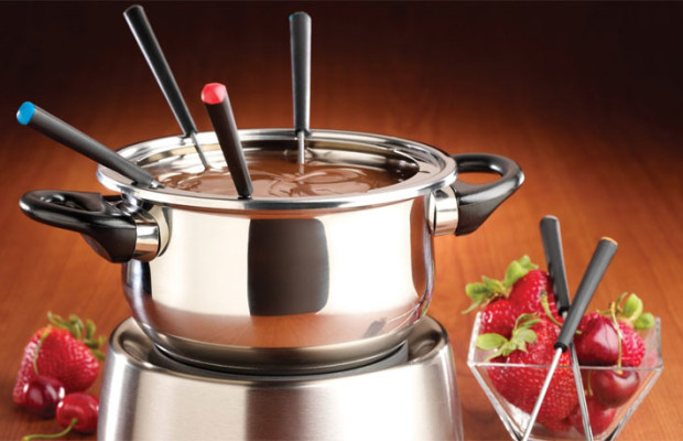 How To Melt Chocolate In A Fondue Pot?(Super Easy!)
